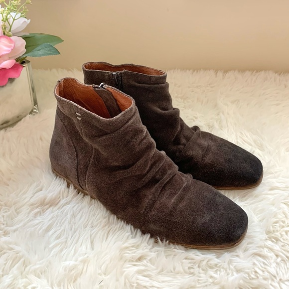 NEW Jeffrey Campbell Suede Booties - Picture 5 of 15